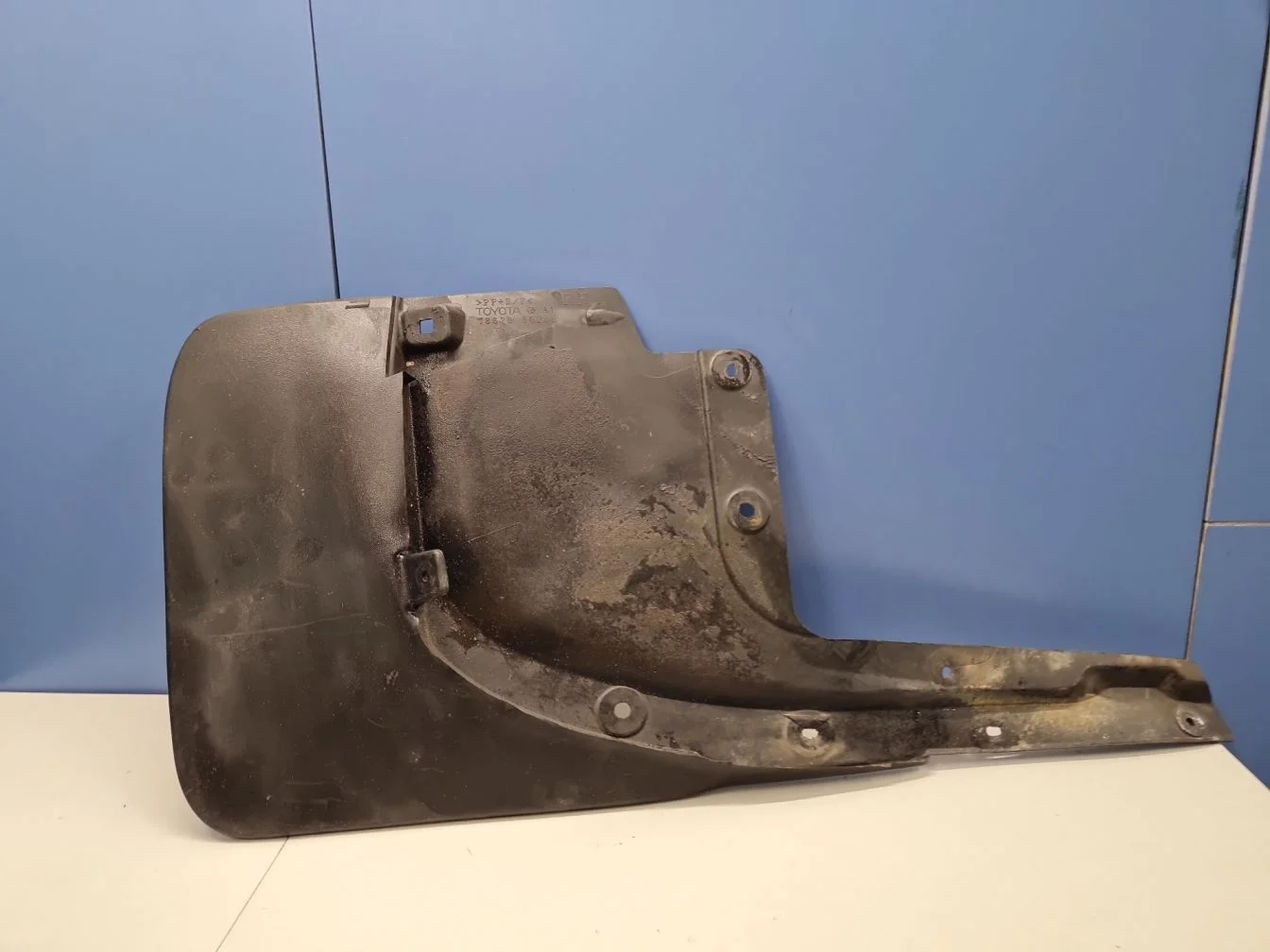 Брызговик задний правый для Toyota Land Cruiser 200 2008-