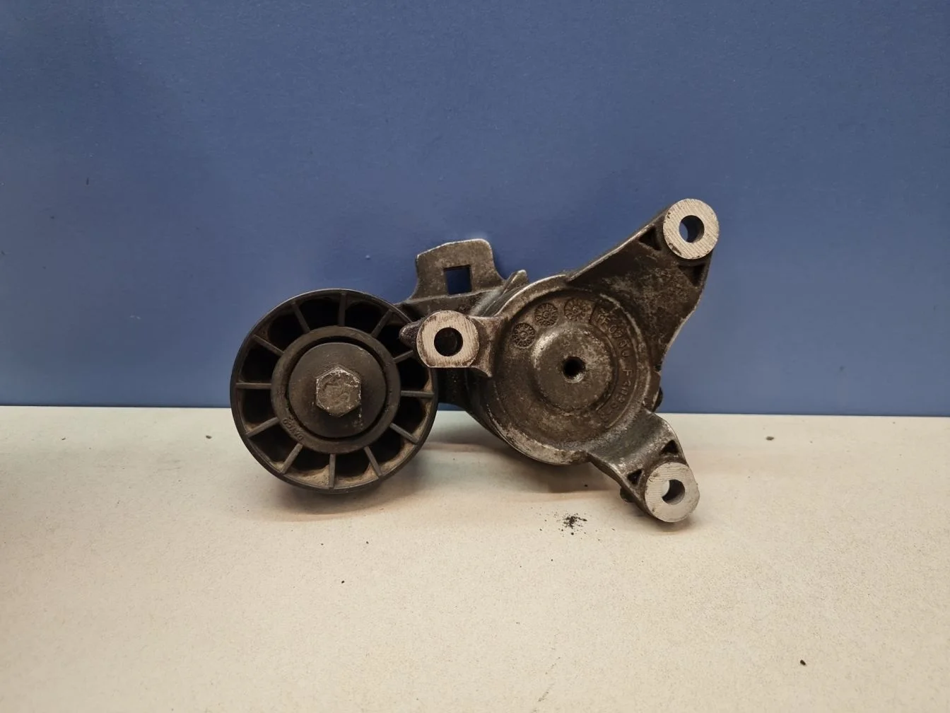 Ролик-натяжитель ручейкового ремня для Citroen C4 2005-2011