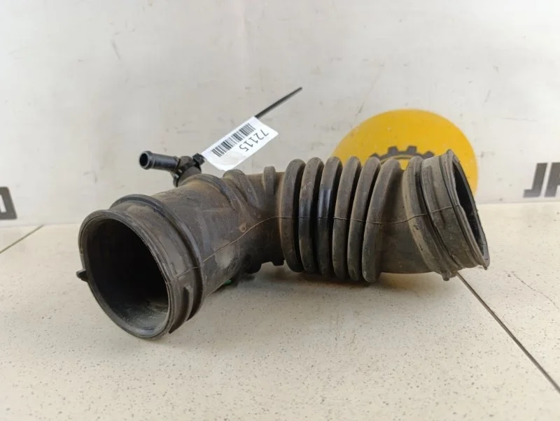 Патрубок воздушного фильтра Mitsubishi Lancer 2007 CY4A