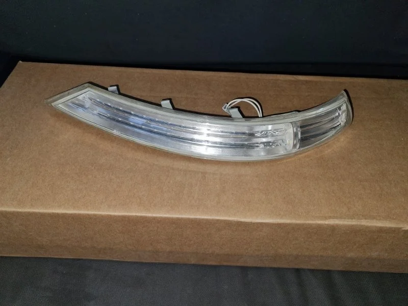 Указатель поворота Volkswagen TOUAREG 2008 7L7