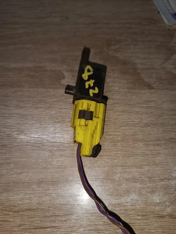 Датчик удара Audi A6 2007 4F2