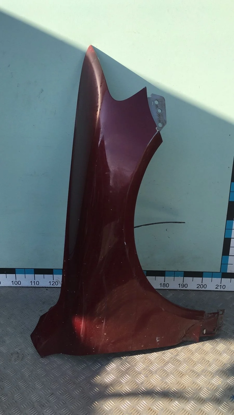 [Б/У] Крыло переднее правое Touareg - нет верхнего крепления [Незначительные дефекты] [Код: 00333303 ]