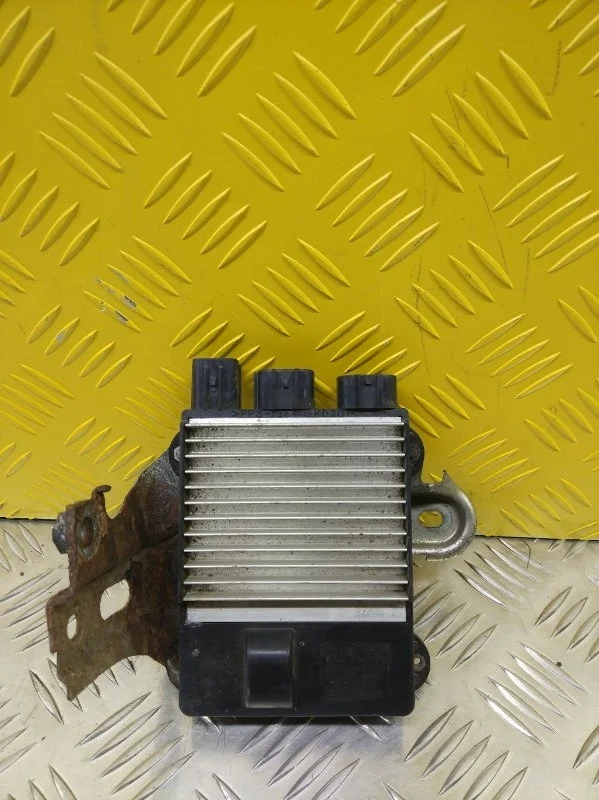 Блок управления форсунками Toyota Hilux (2005-2015) 2010 8987125010 ПИКАП 2.5 D 2KDFTV