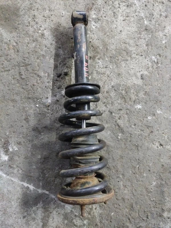 Амортизатор передний правый Mitsubishi L200 (2006-2015) 2008 MR992321 ПИКАП 2.5 D 4D56