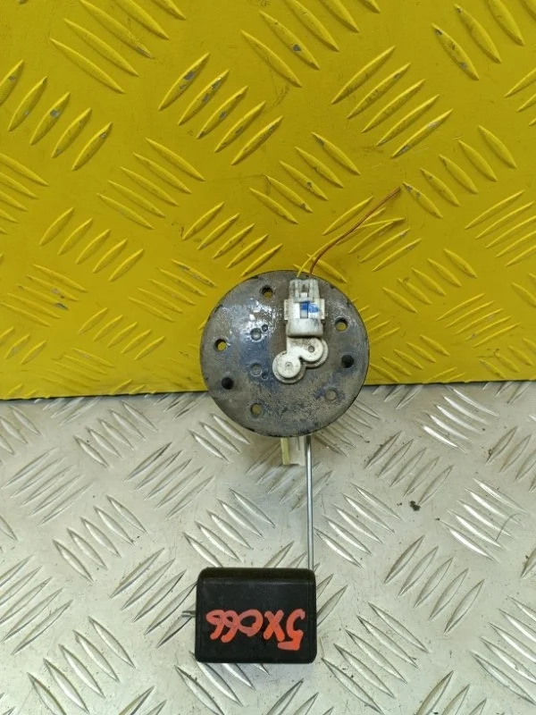 Датчик уровня топлива Toyota Rav 4 (Xa30) (2005-2014) 2006 8332049205 2.0 I 1AZFE