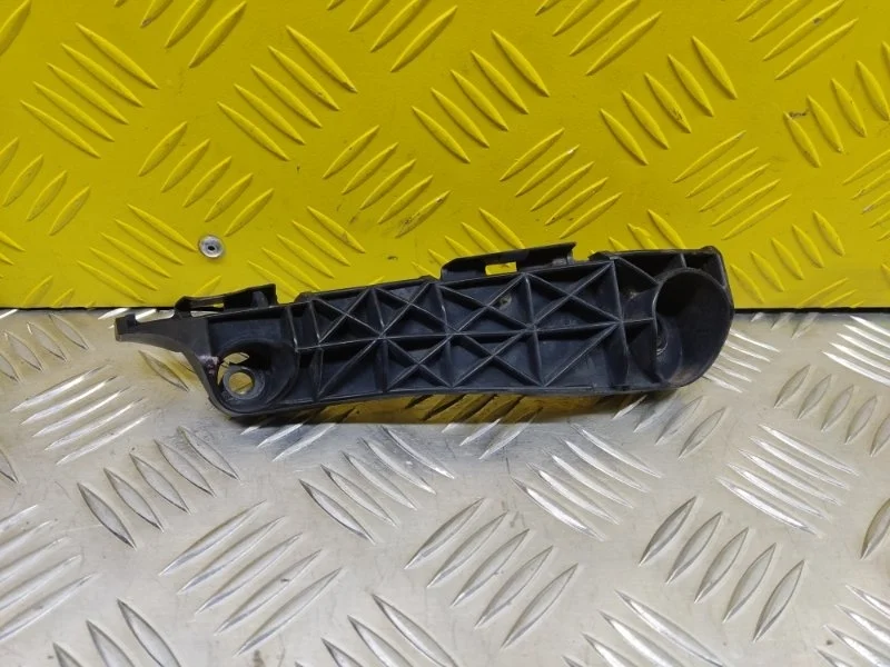 Кронштейн переднего бампера левый Toyota Rav 4 (Xa30) (2005-2014) 2006 5253642020 2.0 I 1AZFE