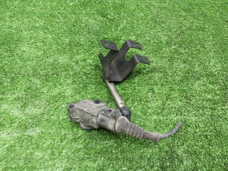 Датчик высоты дорожного просвета volkswagen Passat 2010 1T0907503B B6 CDA