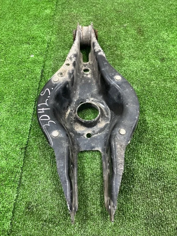 Рычаг задний BMW 3 2012 33326867540 F30 N20B20B