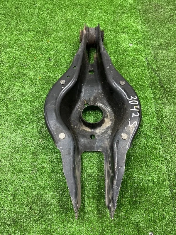 Рычаг задний BMW 3 2012 33326867540 F30 N20B20B