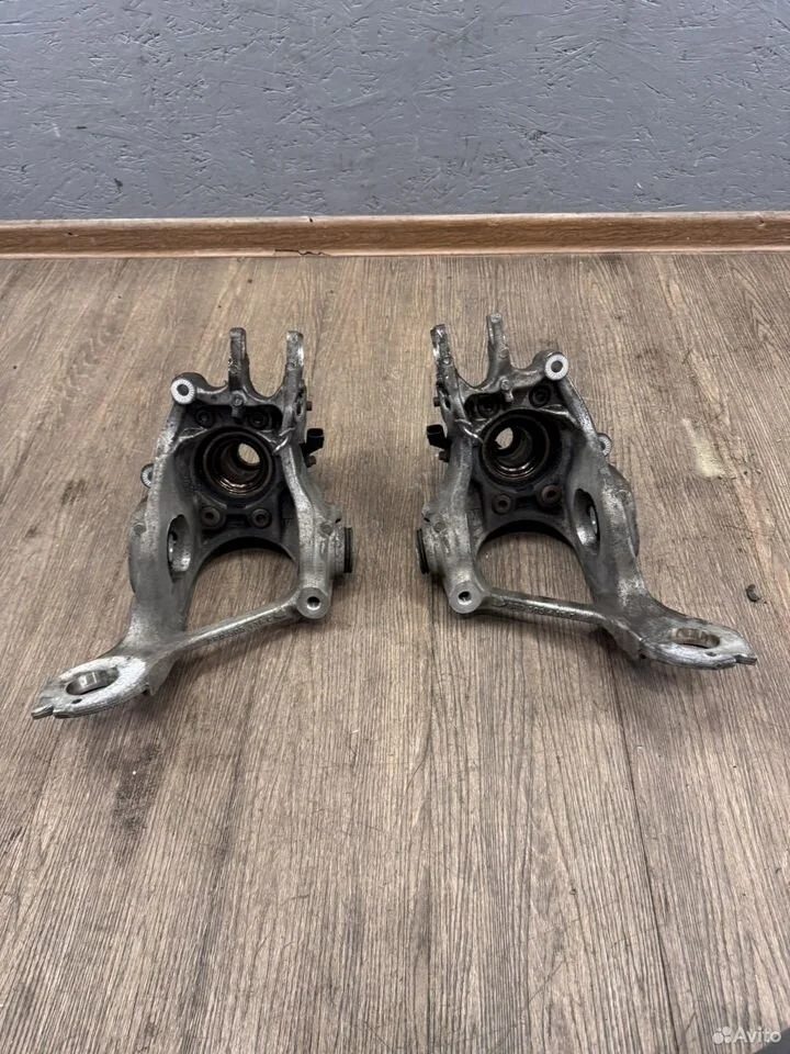 Кулак поворотный задний левый audi q5 8r