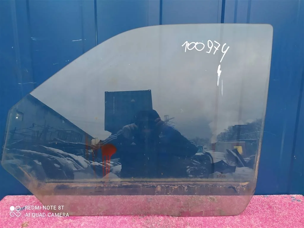 Стекло двери переднее левое VW Transporter T5 T6