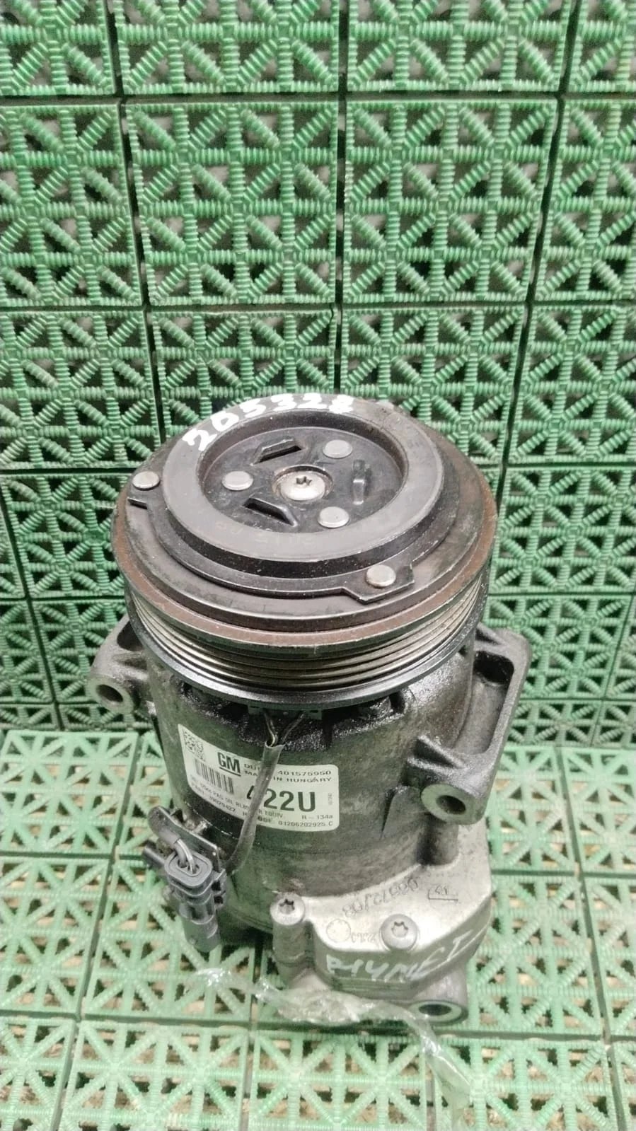 Компрессор кондиционера OPEL ASTRA J, MERIVA B, ZAFIRA C A14NET 2010- б/у ASTRA J(2009-2017);MERIVA B(2010-2018);ZAFIRA C(2013-2019)