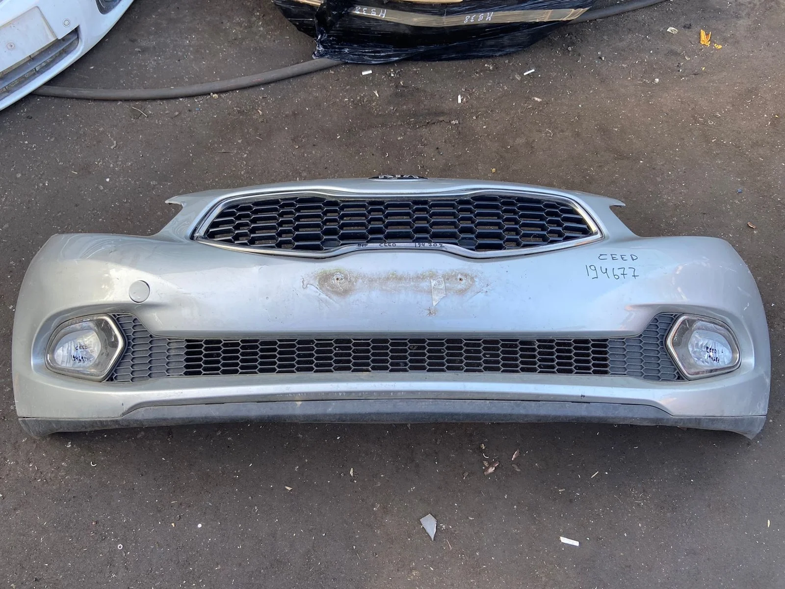 Решетка радиатора KIA CEED 2 2012- б/у CEED 2(2012-2018)