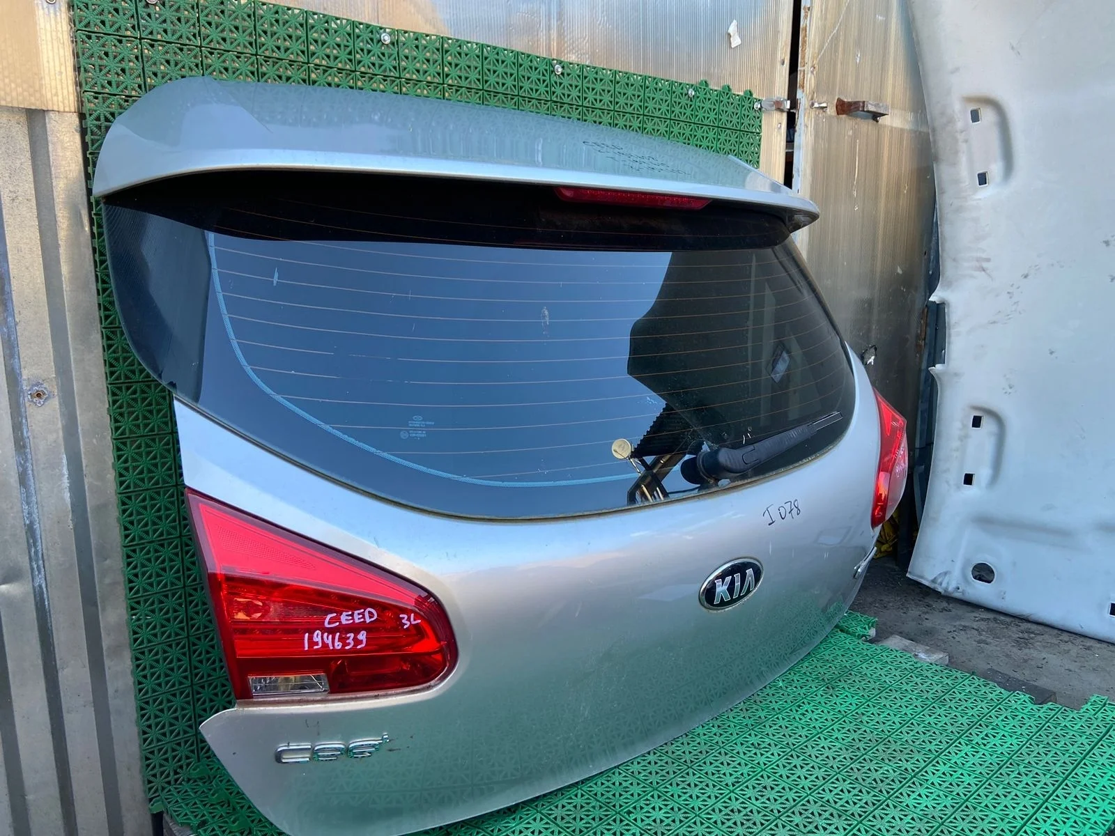 Фонарь KIA CEED 2 2012- внутренний левый б/у CEED 2(2012-2018)