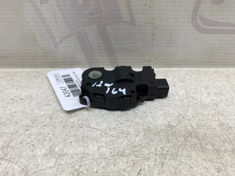 Моторчик заслонки печки Mercedes-benz 2005 W164