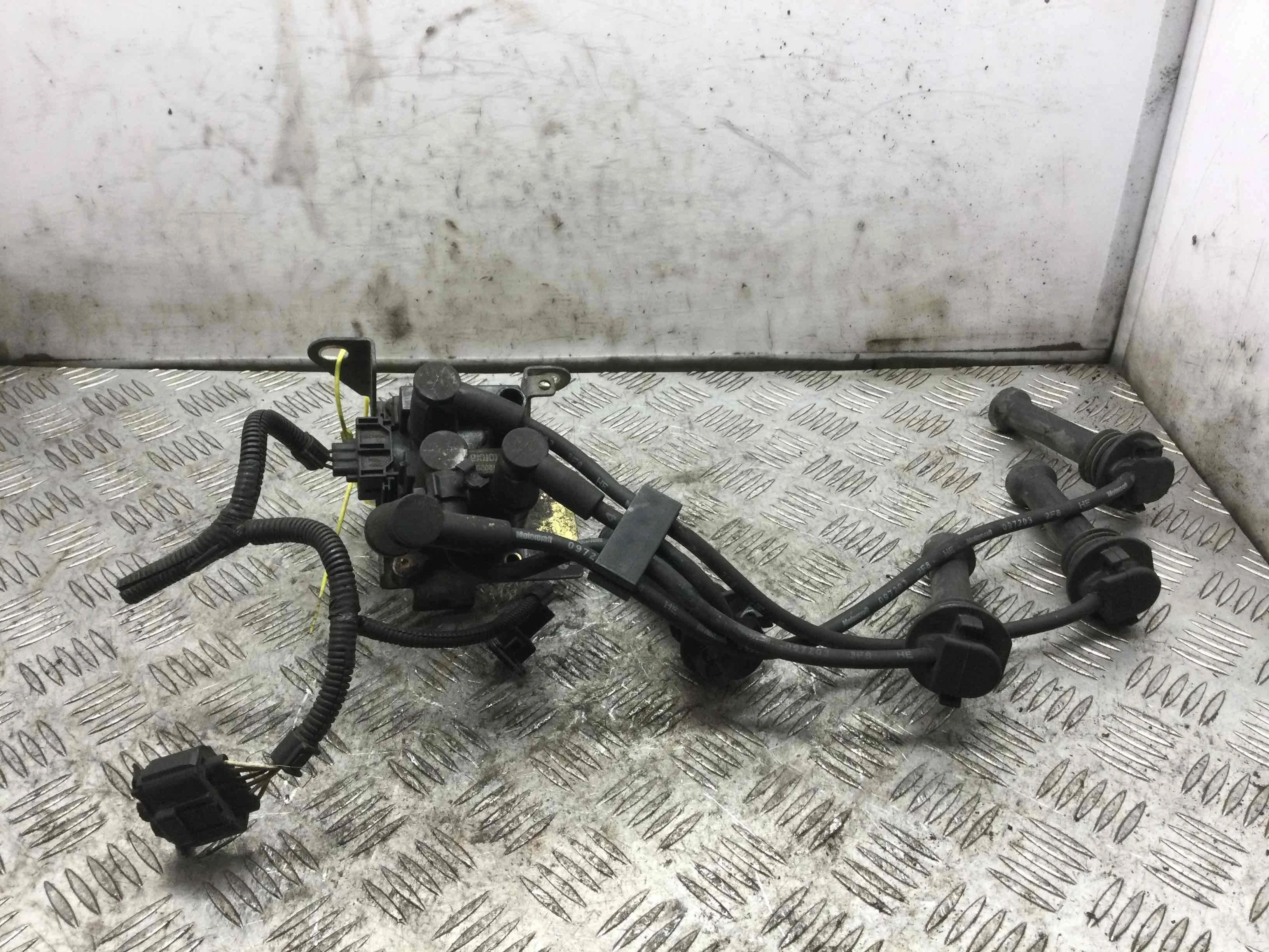 Катушка зажигания Ford Focus 1 поколение (1998-2001) бензин 1.8 i Механика Х/б