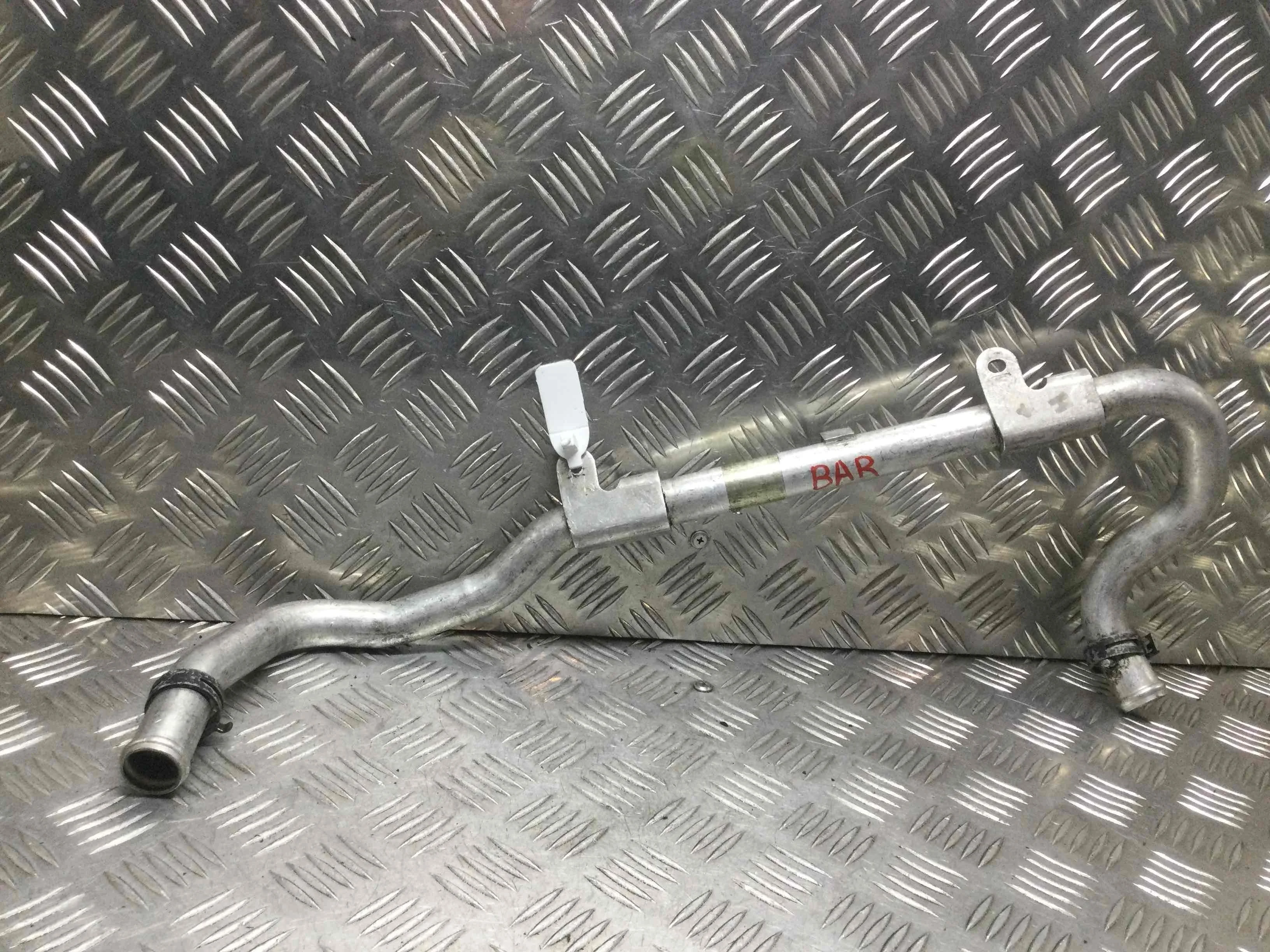 Трубка охлаждающей жидкости металлическая Audi Q7 Q7 4L [рестайлинг] (2008-2015) бензин 4.2 FSI Автомат