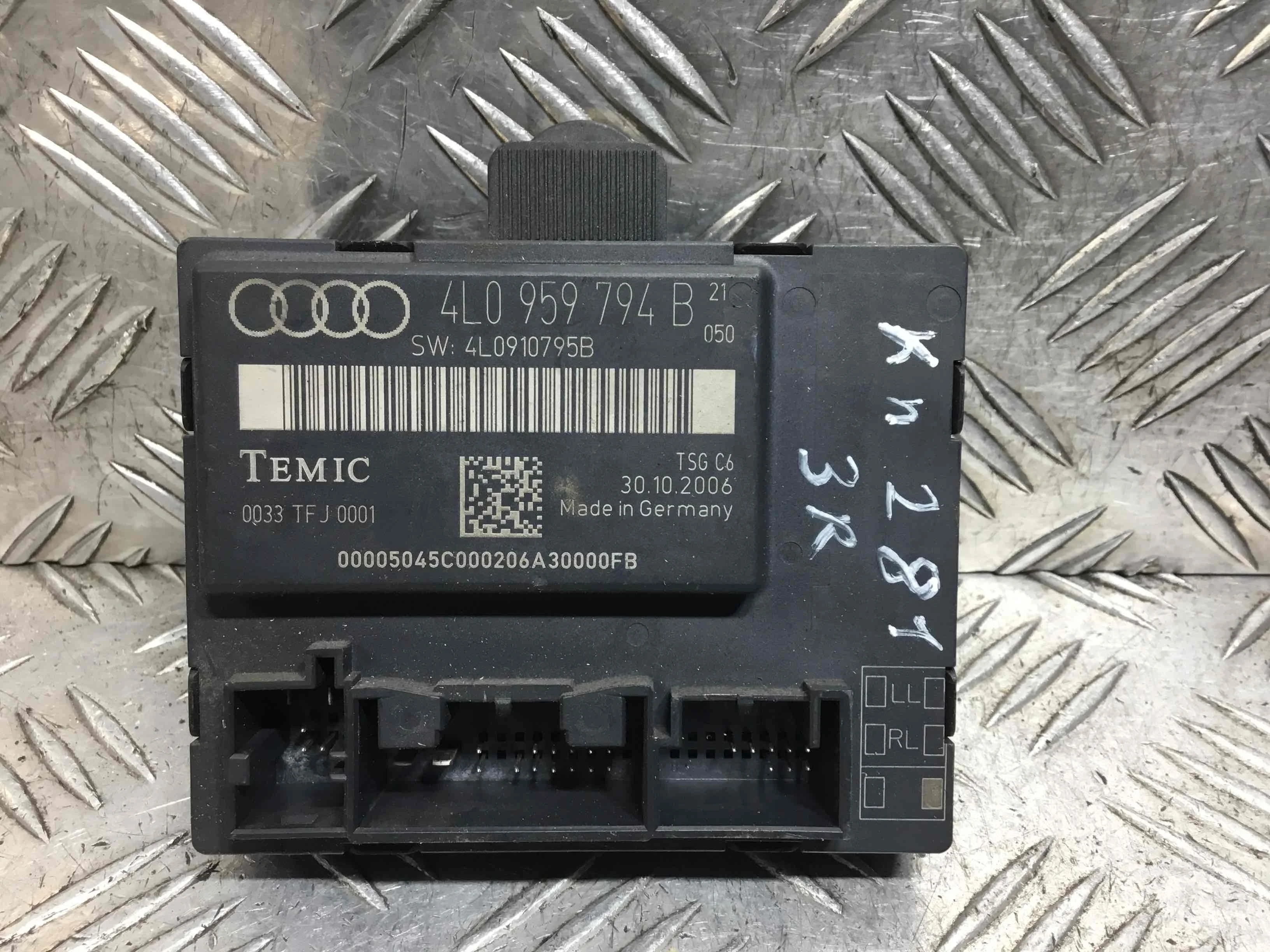 Блок управления двери задней правой Audi Q7 Q7 4L (2005-2009) дизель 3.0 TDI  Внедорожник