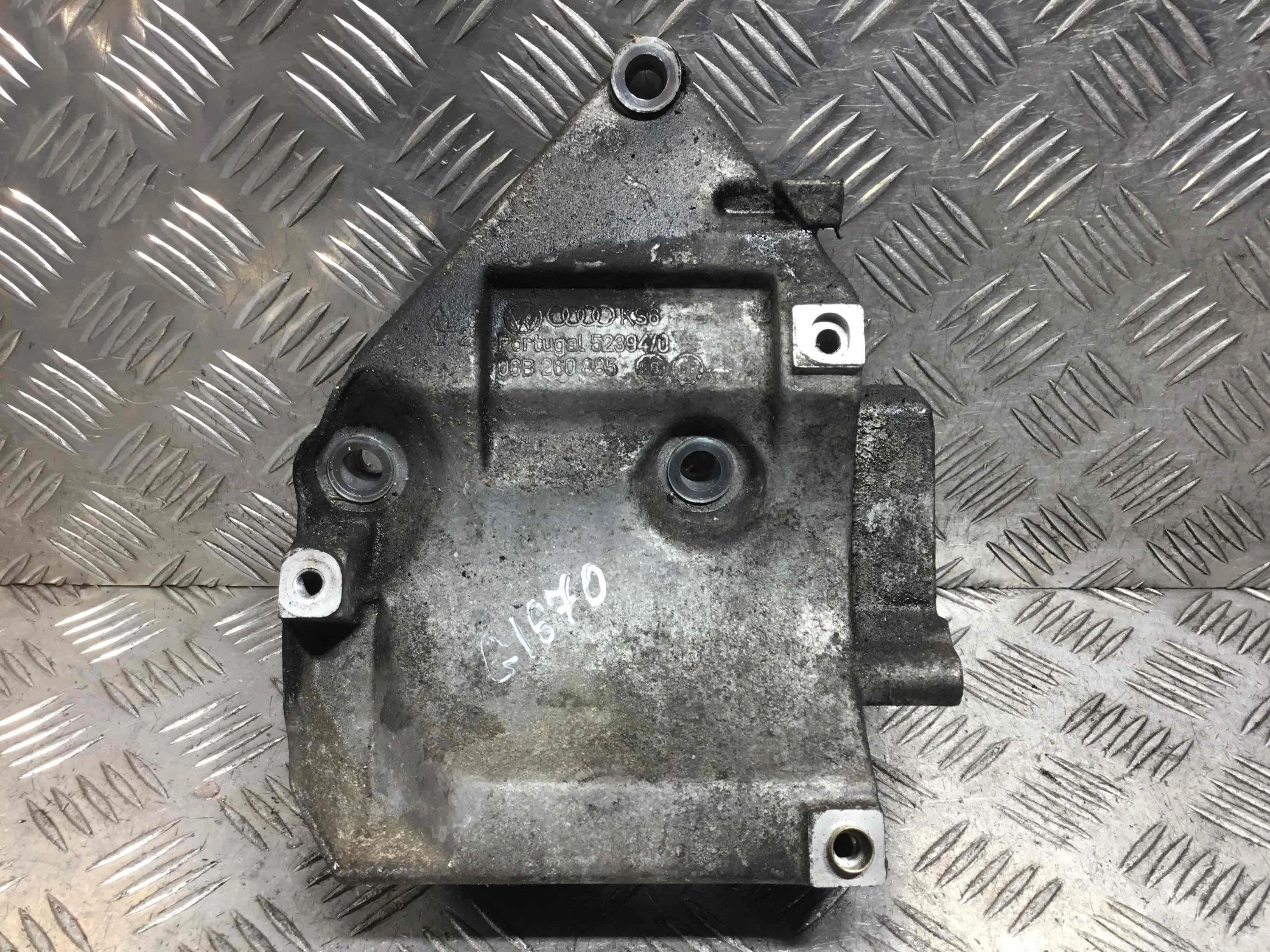 Кронштейн компрессора кондиционера Audi A4 B5 (1994-1999) бензин 1.6 i Механика Седан