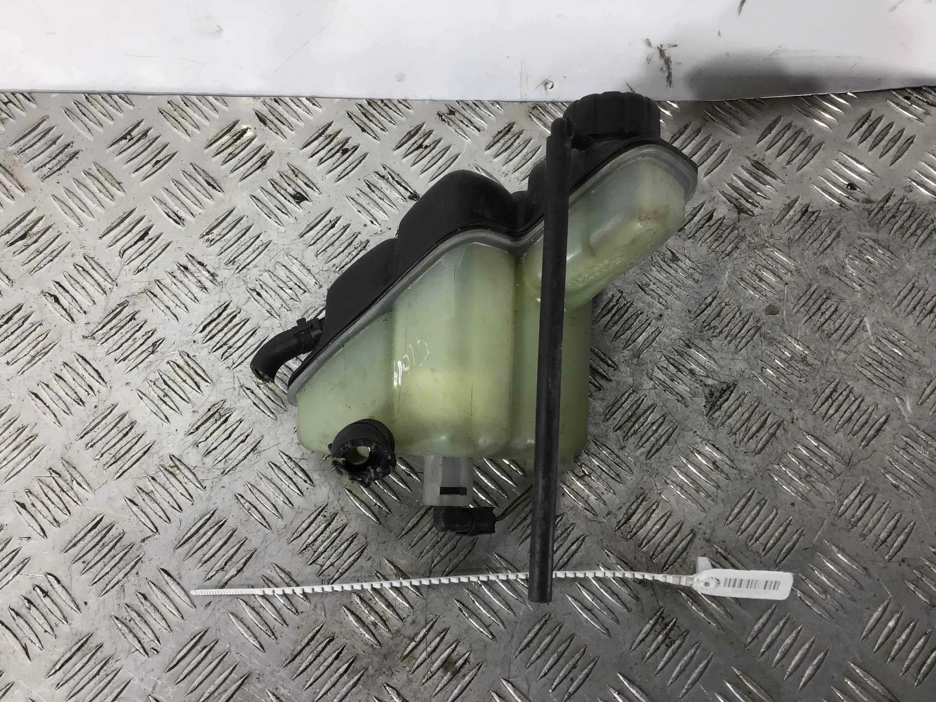 Бачок расширительный Mercedes A-klasse W168 (1997-2001) бензин 1.6 i Автомат Х/б