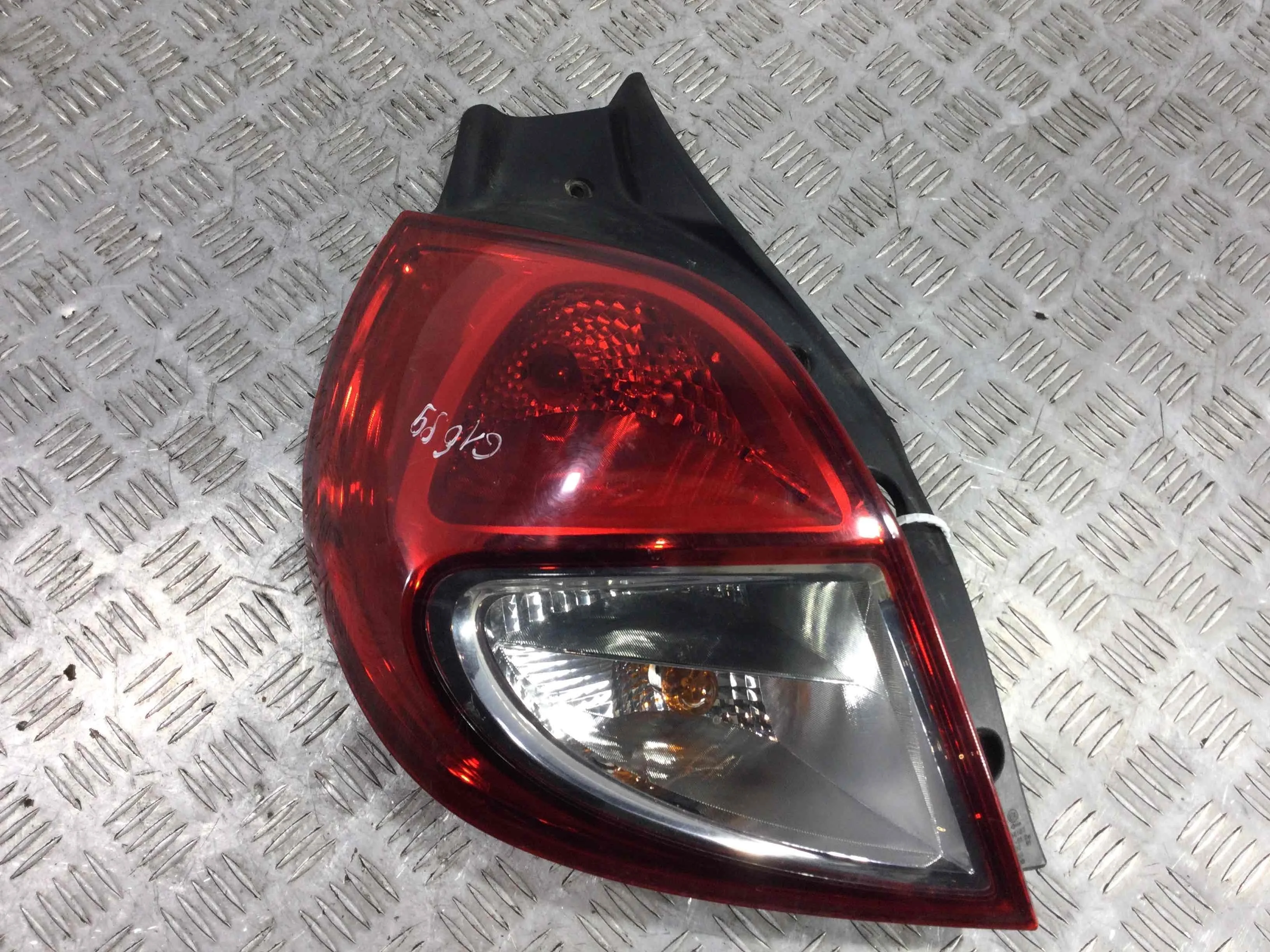 Фонарь задний левый Renault Clio 3 поколение (2005-2009) бензин 1.2 i Механика Х/б