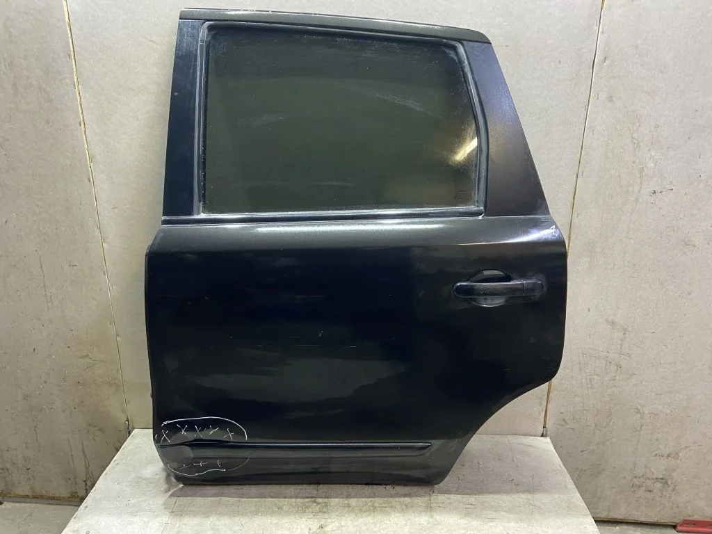 Дверь задняя левая Nissan Note E11 Ноут Е11