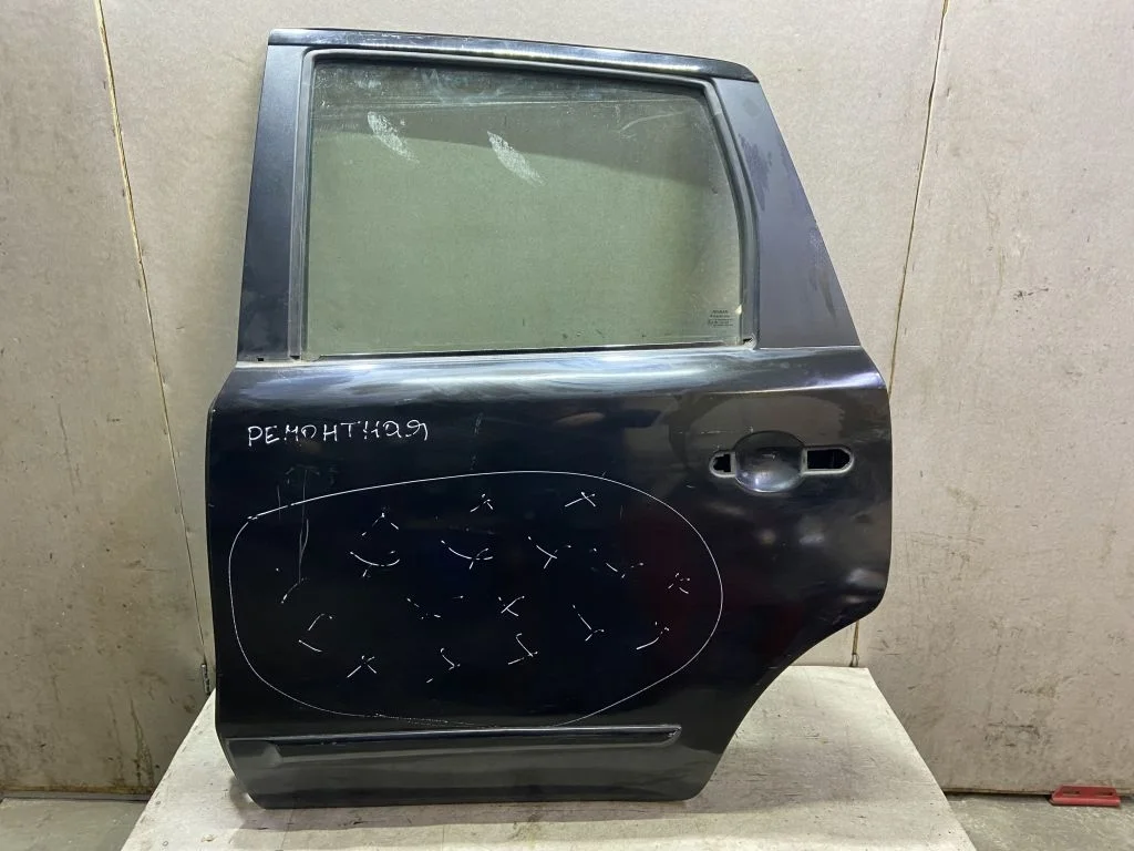 Дверь задняя левая Nissan Note E11 С ДЕФЕКТОМ