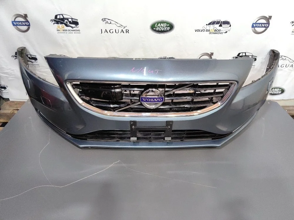 Бампер передний Volvo V40 2012-2016 Дорестайлинг V40 II (2012—2016)