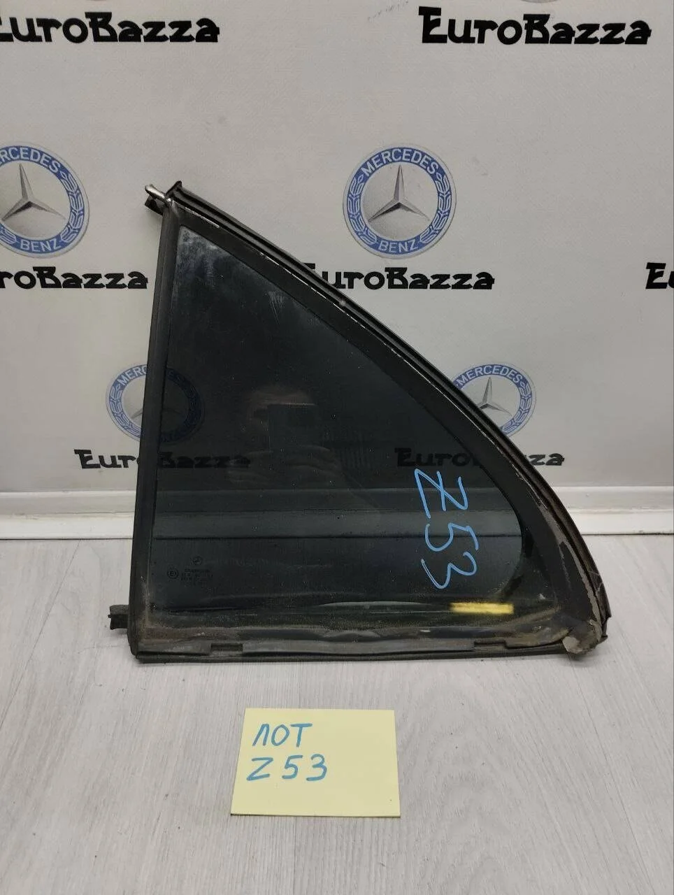 Форточка задней левой двери Mercedes W203