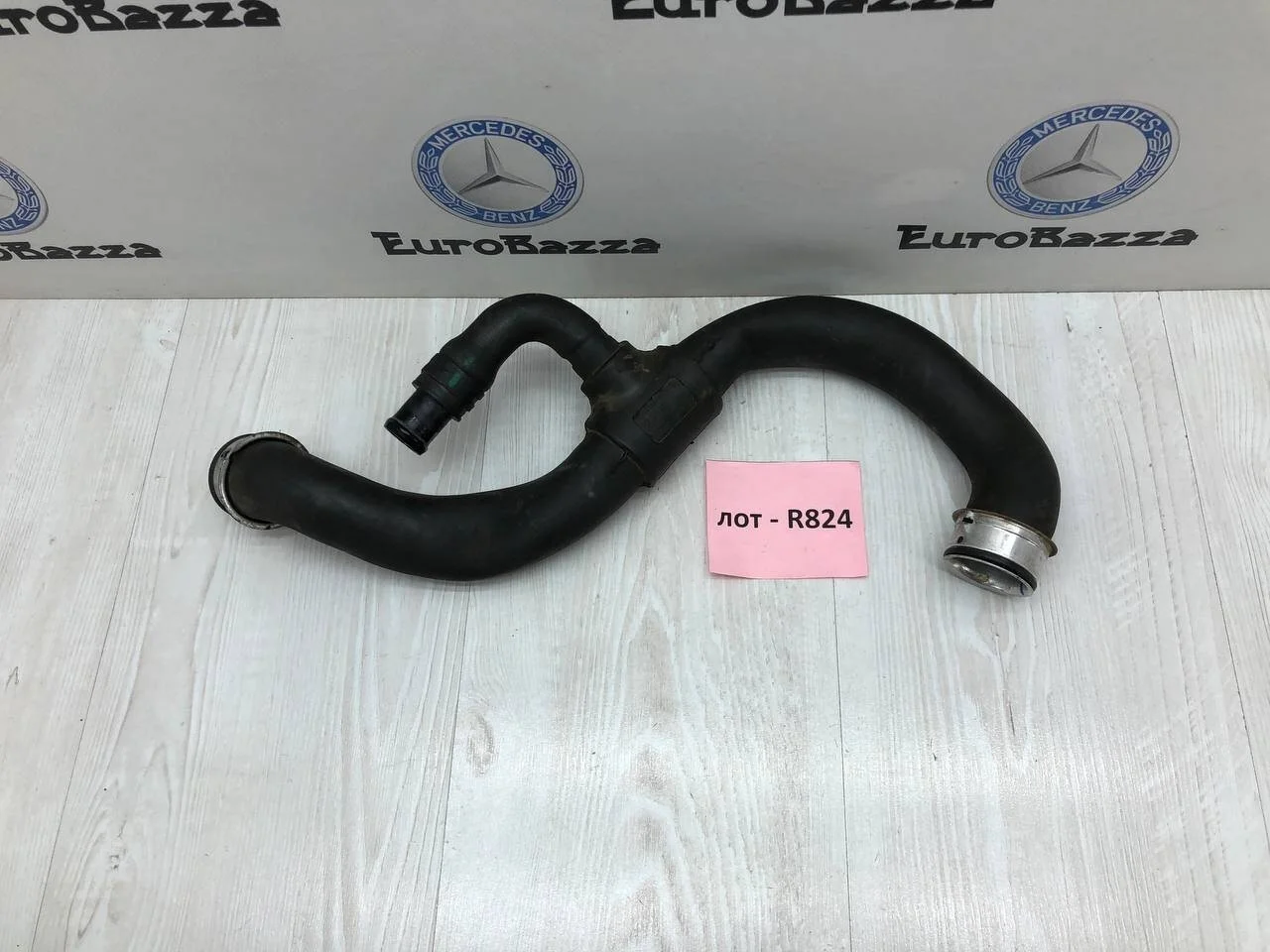Патрубок радиатора правый Mercedes X204