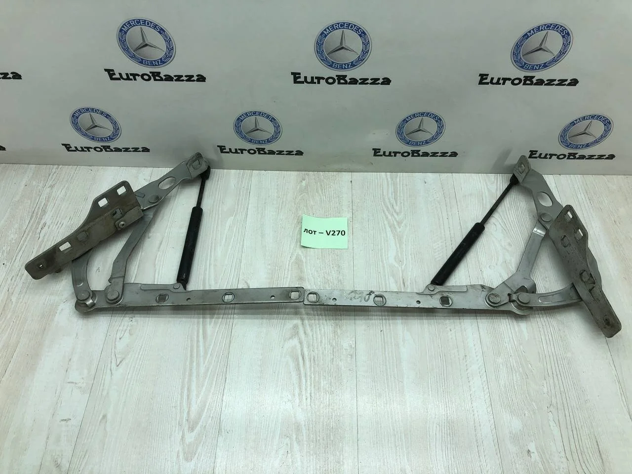 Петля капота Mercedes R230