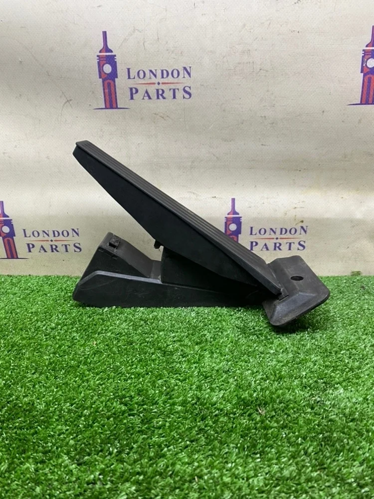 Педаль газа BMW F10