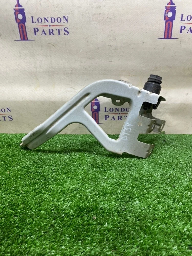 Кронштейн крепления крыла BMW F10