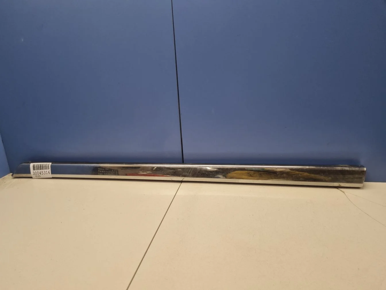 Молдинг двери правый передний для Toyota Land Cruiser 200 2008-