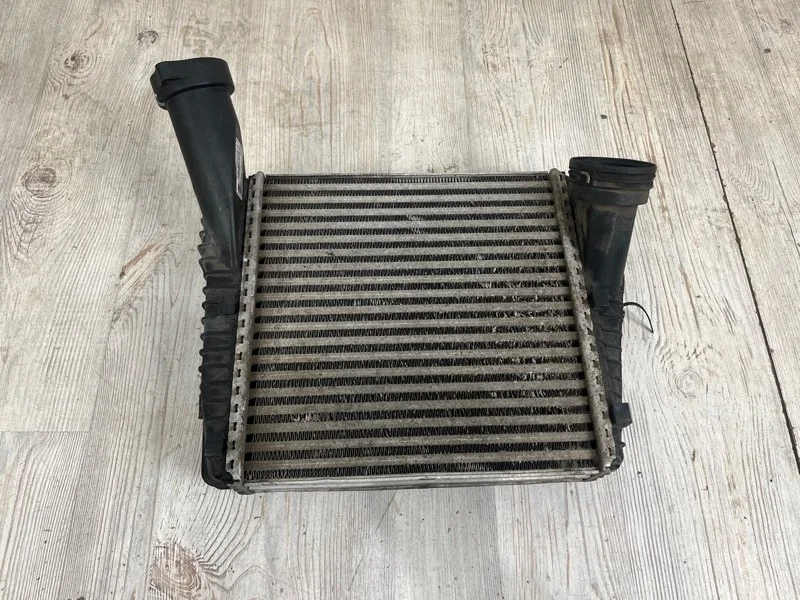Радиатор интеркулера VW Touareg 2 2010-2018 7P