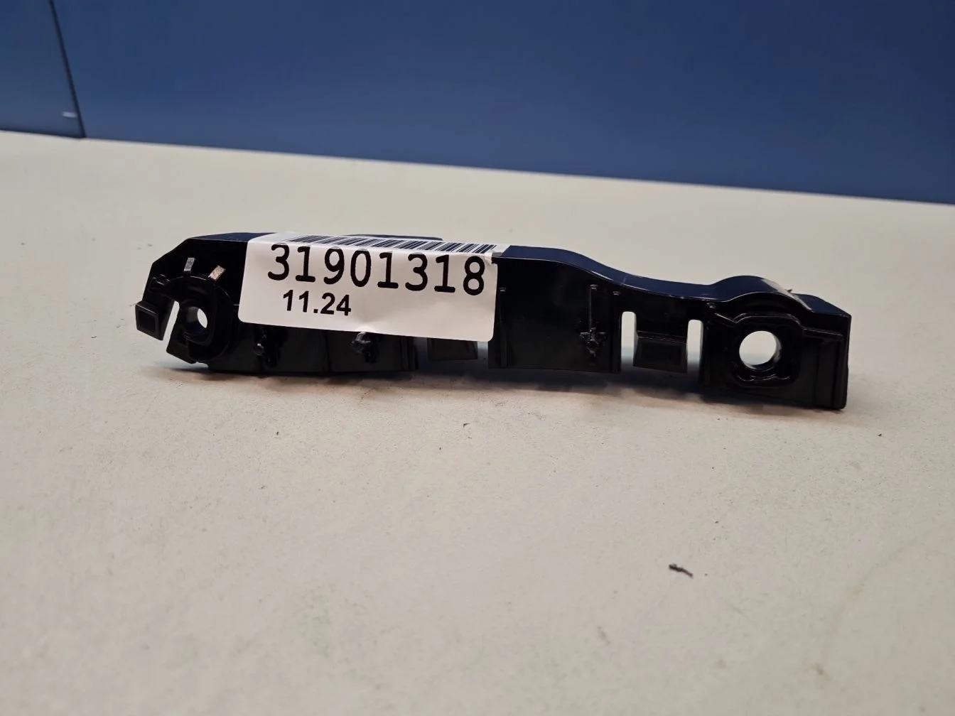 Кронштейн бампера переднего правый для Land Rover Range Rover Sport 2013-