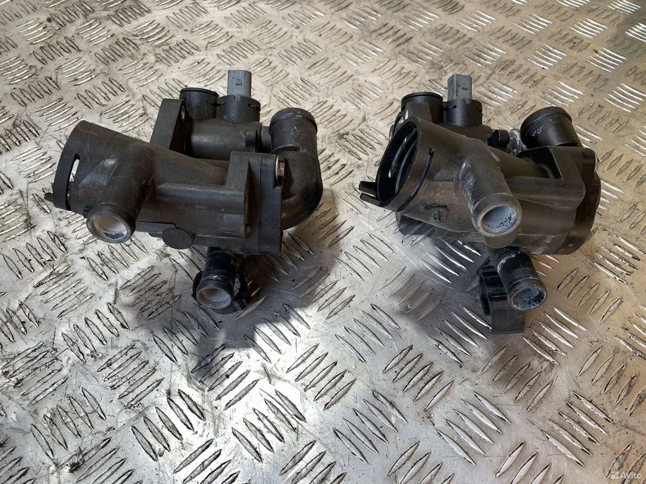 Корпус термостата 1.4 bud cgg vw 032121111cg