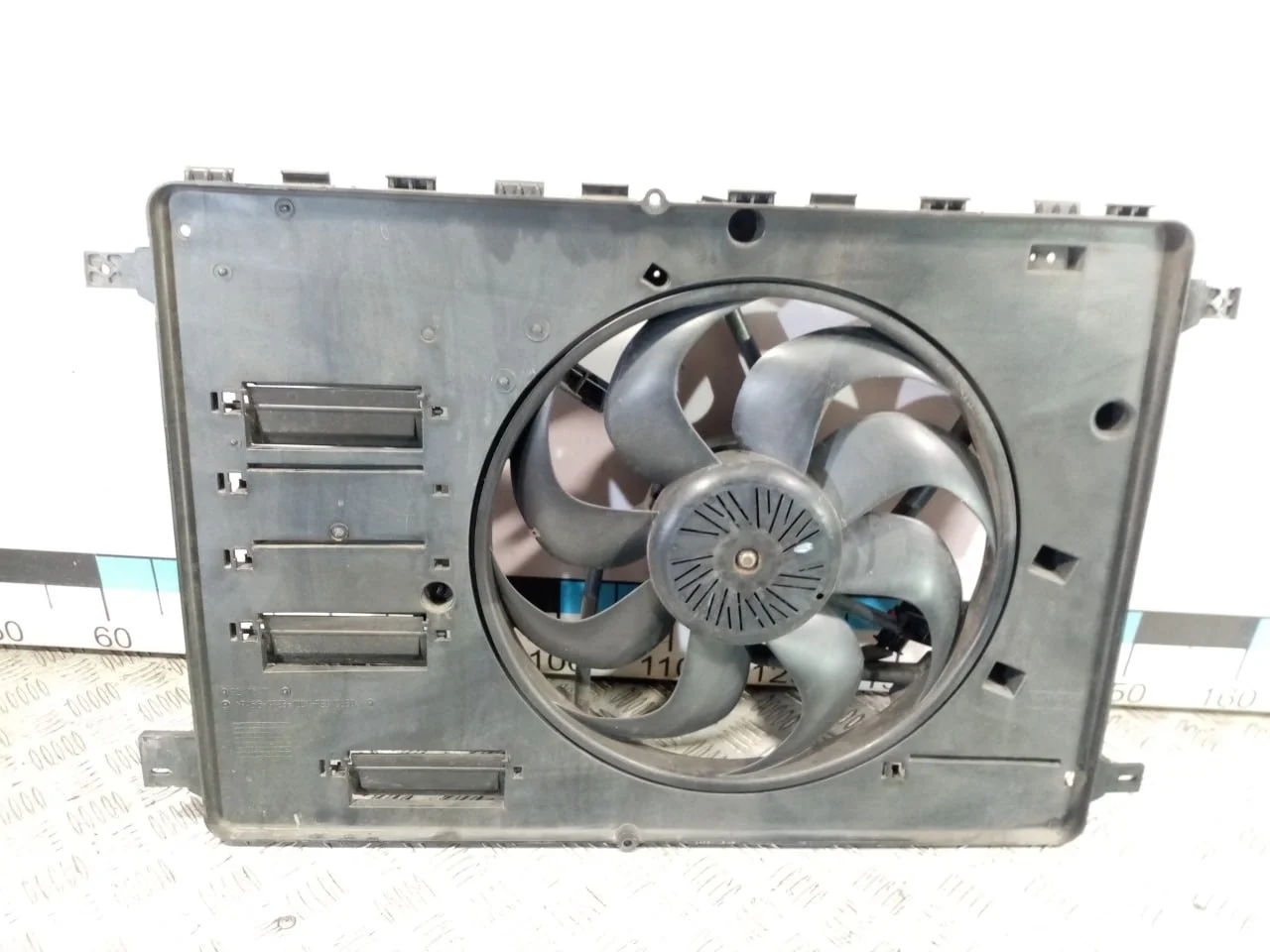 [Б/У] Вентилятор охлаждения радиатора - (Состояние: без блока управления) [Код: 00530959 ]