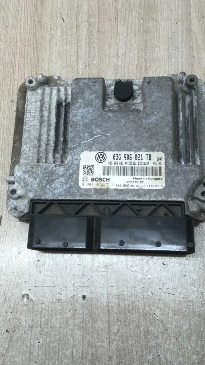 [Б/У] Блок управления двигателем (BXE / 1.9) [Код: 00338670 ]