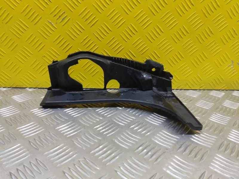 Накладка замка багажника Lexus Lx 570 (2007-2022) 2009 6443960011