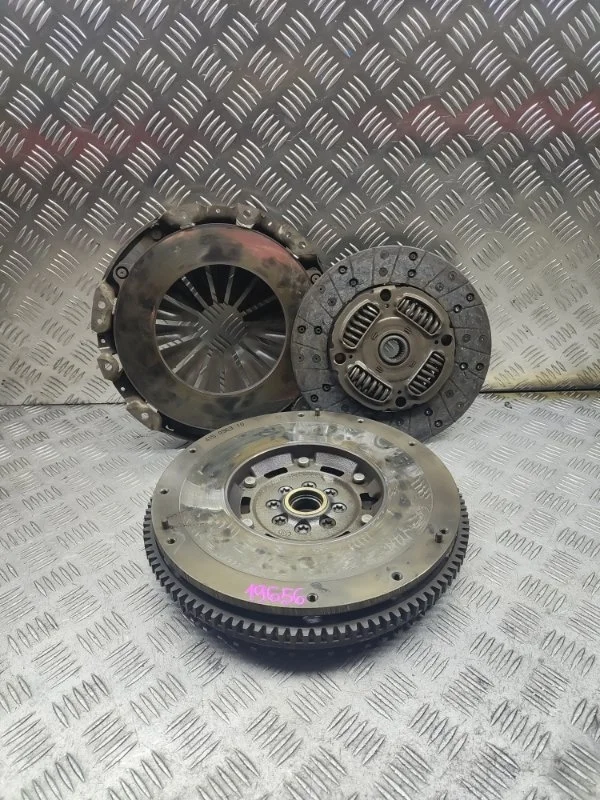 Маховик Nissan Pathfinder 12310EB30A R51 YD25 DDTI