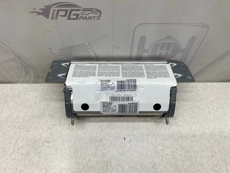 Подушка безопасности в торпеду Mercedes-benz 2007 W221