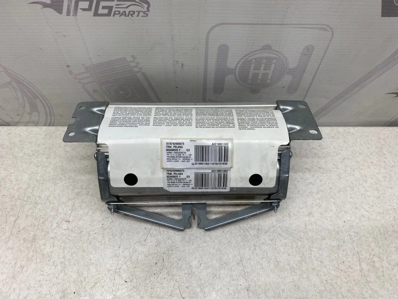 Подушка безопасности в торпеду Mercedes-benz 2006 W221