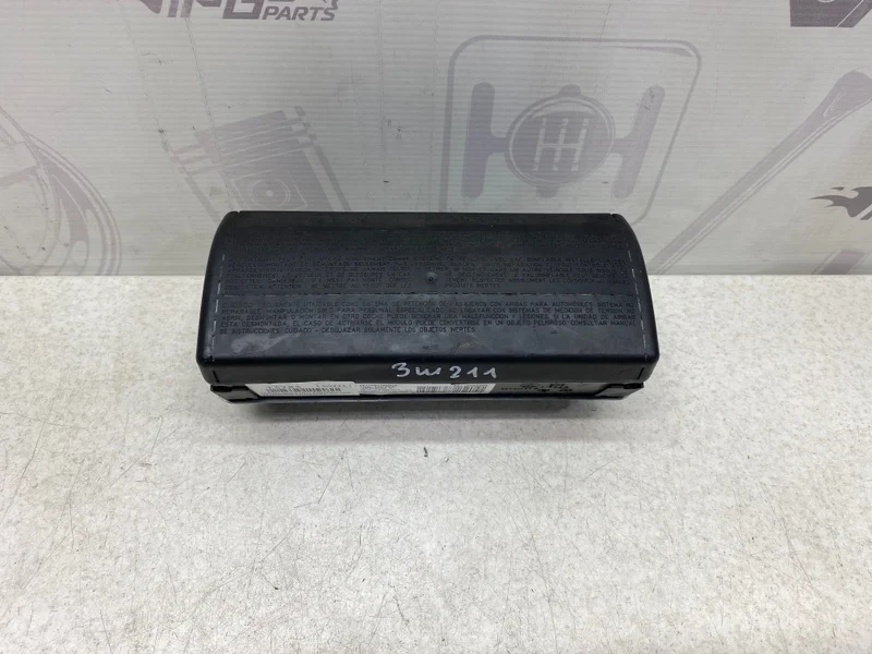 Подушка безопасности в торпеду Mercedes-benz 2005 W211