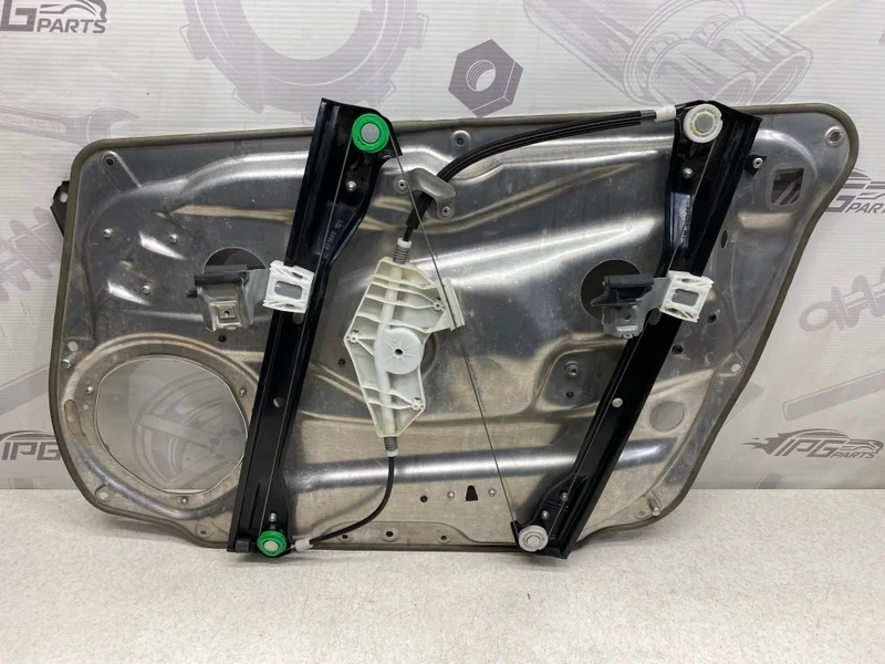 Стеклоподъемник передний левый Mercedes-benz 2010 W204