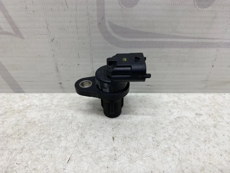 Датчик распредвала Mercedes-benz W204