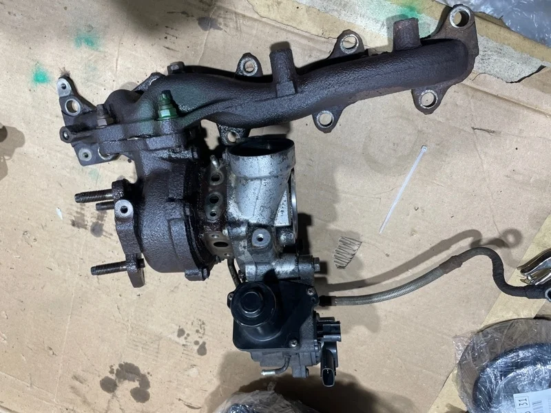 Турбокомпрессор (турбина) Toyota Land Cruiser 2015 1720151022 URJ200 1VD-FTV 4.5, правый