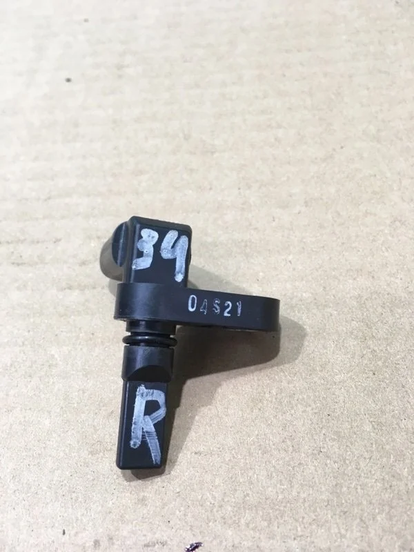 Датчик ABS Toyota Land Cruiser 2015 8954260050 URJ200 1VD-FTV 4.5, правый