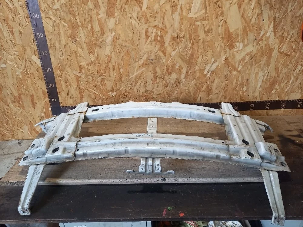 Усилитель переднего бампера Opel Antara I рестайлинг (2010—2017) 2012 SUMMIT WHITE (OP 40R)