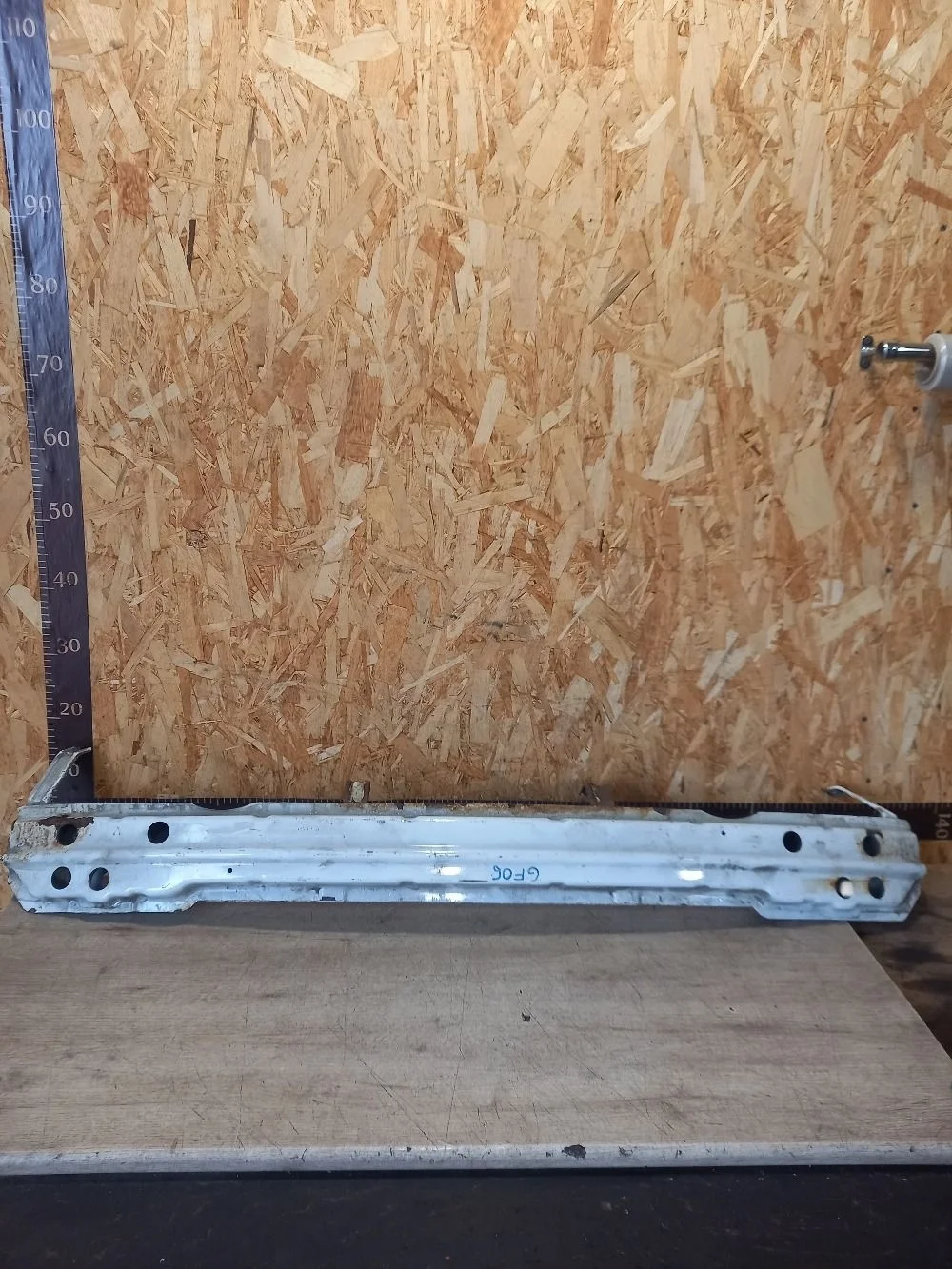 Усилитель заднего бампера Opel Antara I рестайлинг (2010—2017) 2012 SUMMIT WHITE (OP 40R)